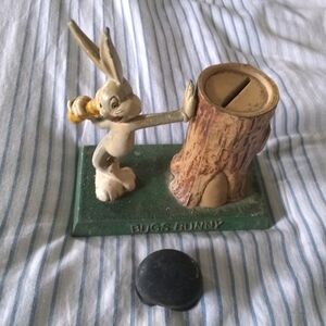Warner Bros Bug's Bunny piggy bank